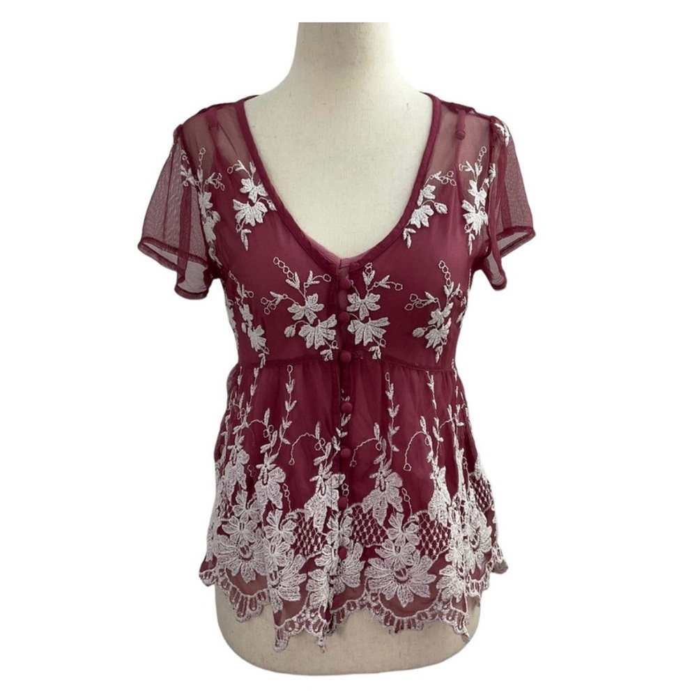 . Abercrombie & Fitch sheer embroidered top with appliqués. Size XS.